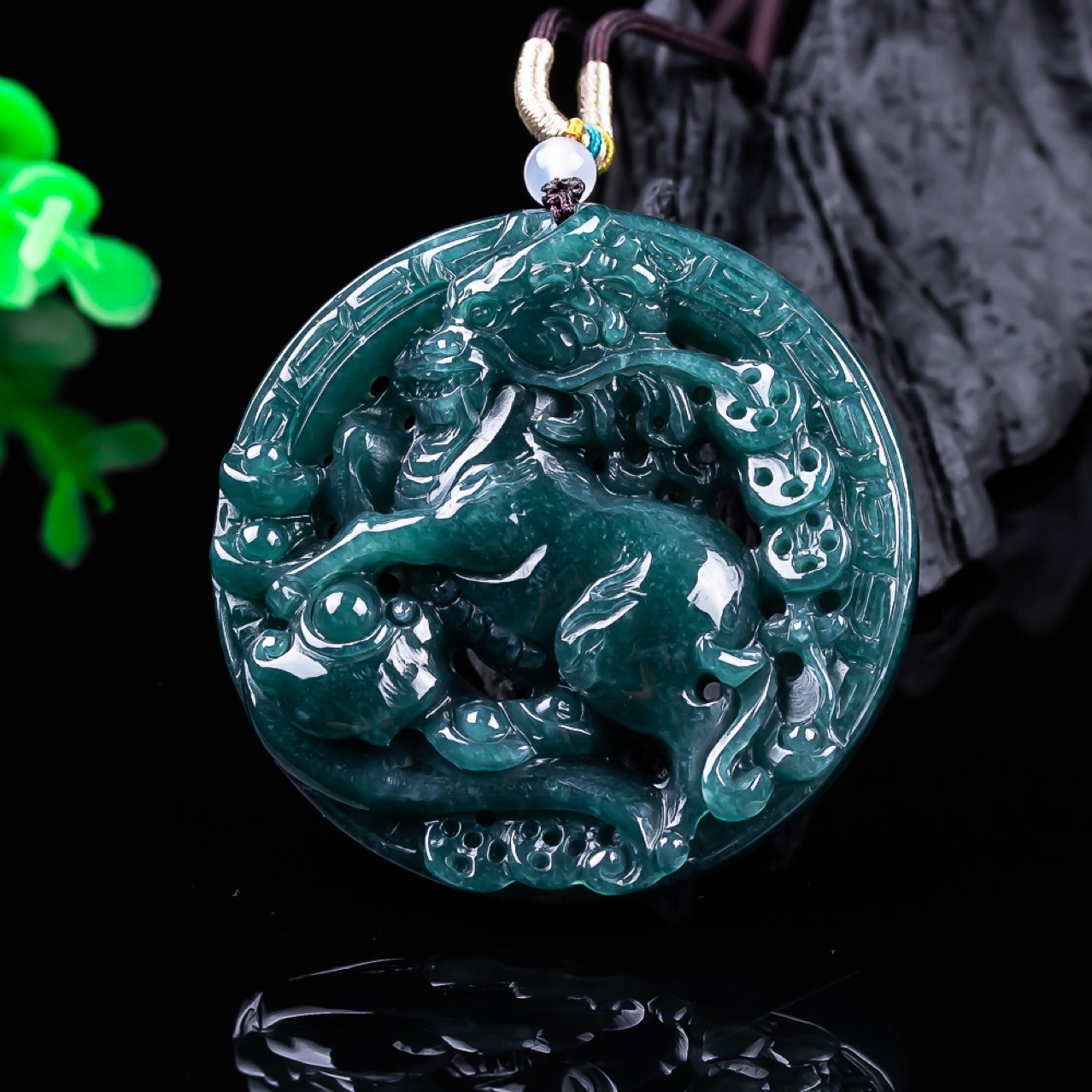 Accessories Woman - Pendentif Dragon en Jadeite Birmane, Pierre