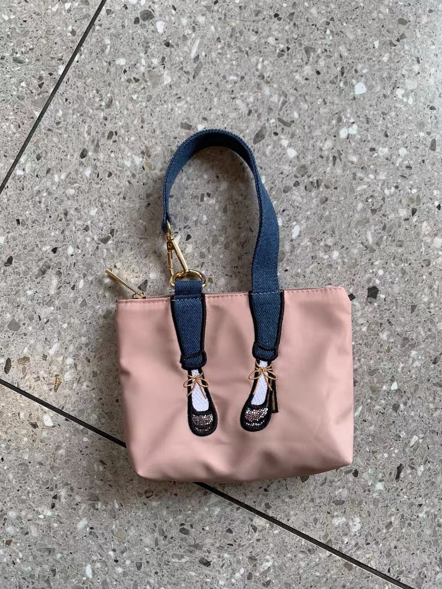 Sac à main brodé tendance en n - Women'S Accessories Wallet avis et prix