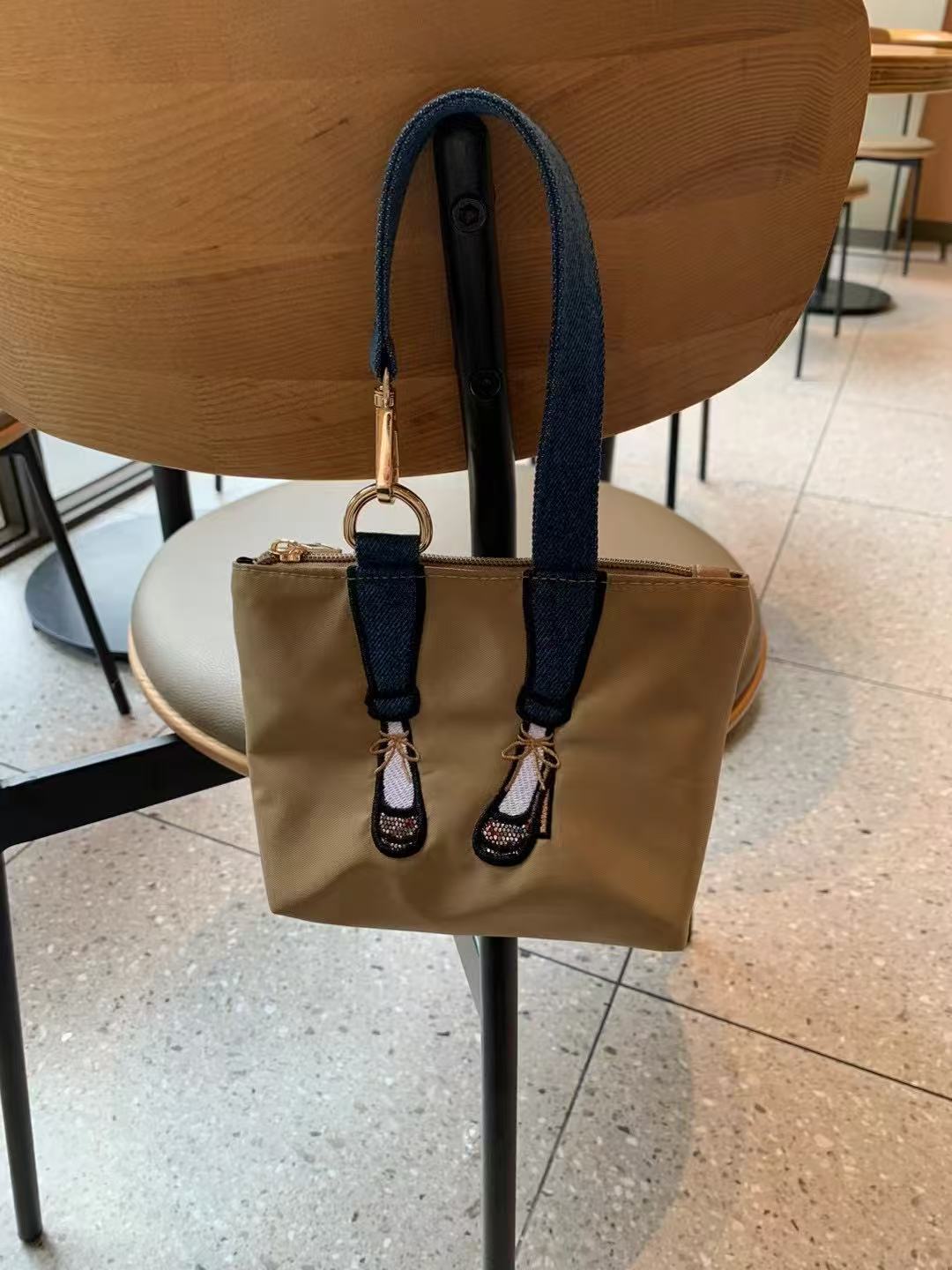 Sac à main brodé tendance en n - Women'S Accessories Wallet avis et prix