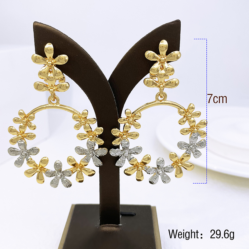 Grandes boucles d'oreilles pen - Women Accessories Dubai avis et prix